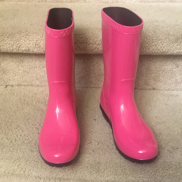 New UGG boots size 3 - Picture 2 of 6